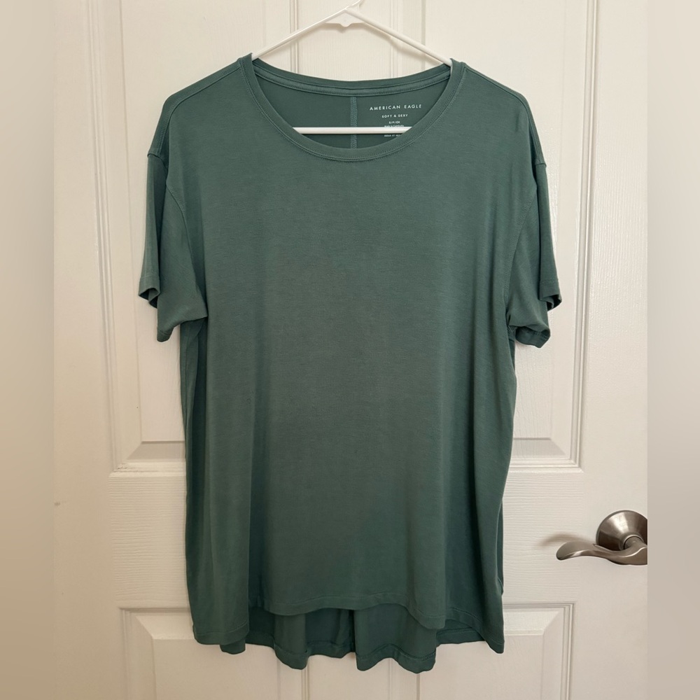 ⭐️ American Eagle Soft & Sexy Tee